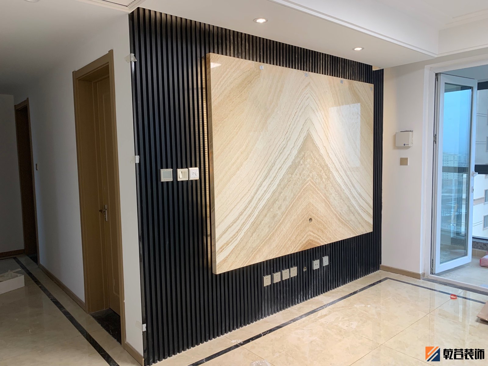 中南世纪城客户天然大理石电视墙