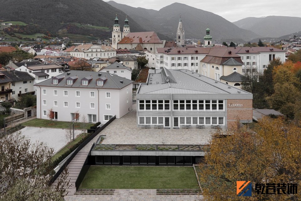 Cusanus学院翻新，意大利